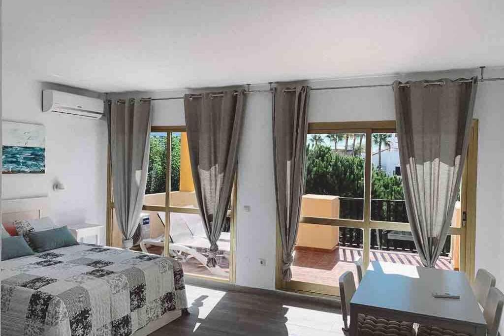 Romana Playa ماربيا المظهر الخارجي الصورة